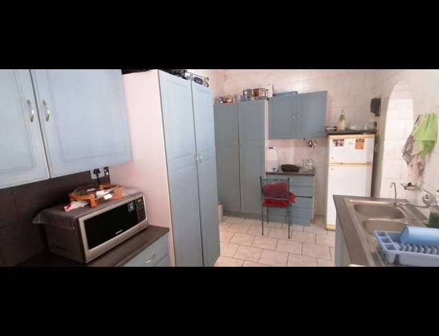 3 BEDROOM HOUSE FOR SALE IN STILFONTEIN EXT 2